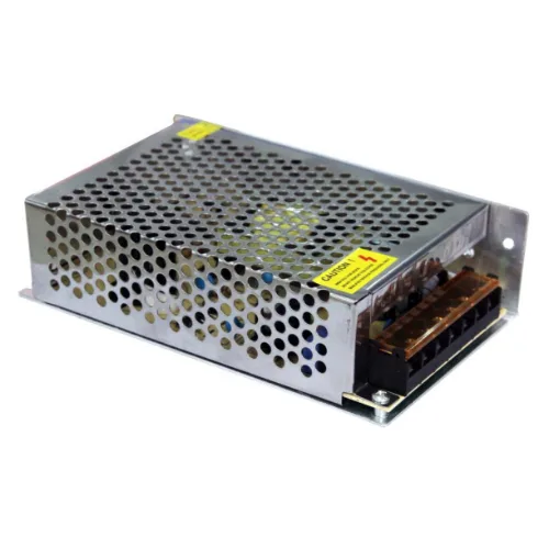 Fuente switching interna de 12V y 10A