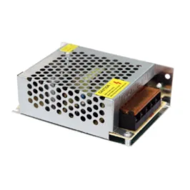 Fuente switching interna de 12V y 5A